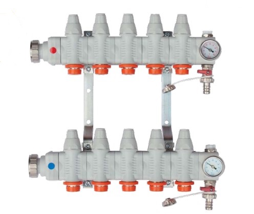 Plastic manifold with shut off valves and thermostatic valves